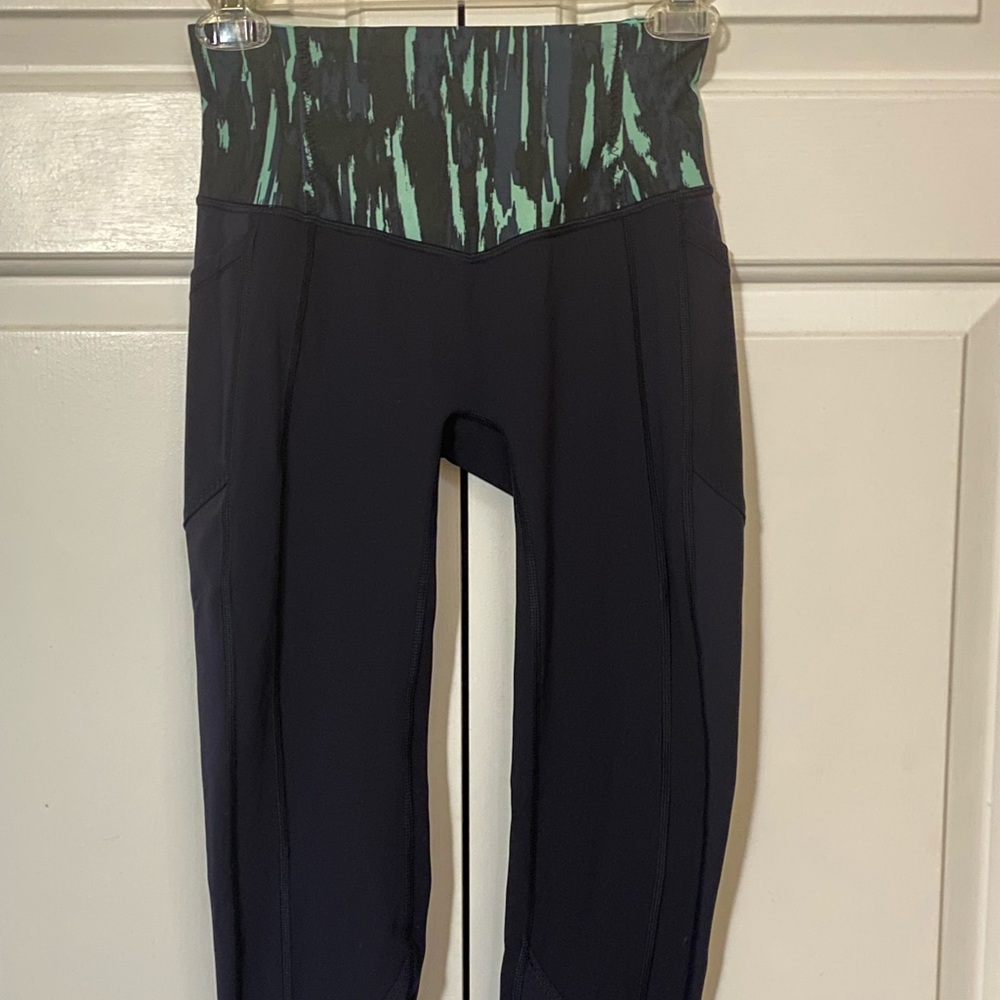 Women’s Lululemon crop leggings